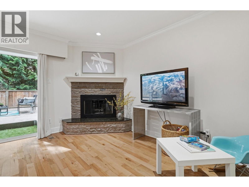 2329 MOUNTAIN Highway, North Vancouver, V7J2N2 | Image 3