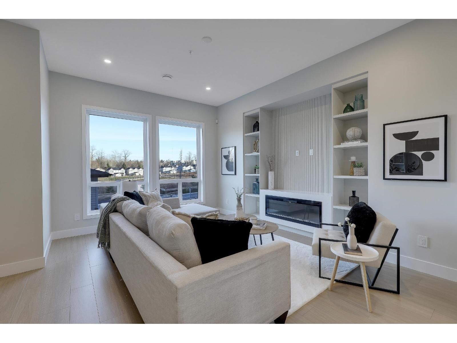 7756 196 STREET Image 10