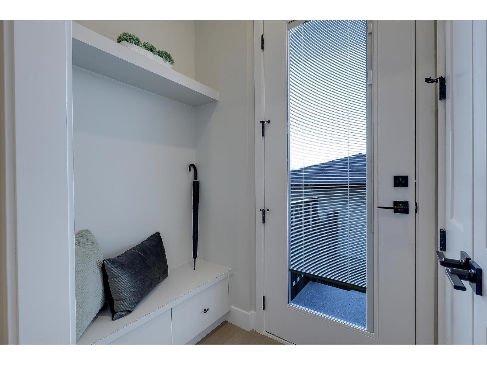 7756 196 STREET Image 15