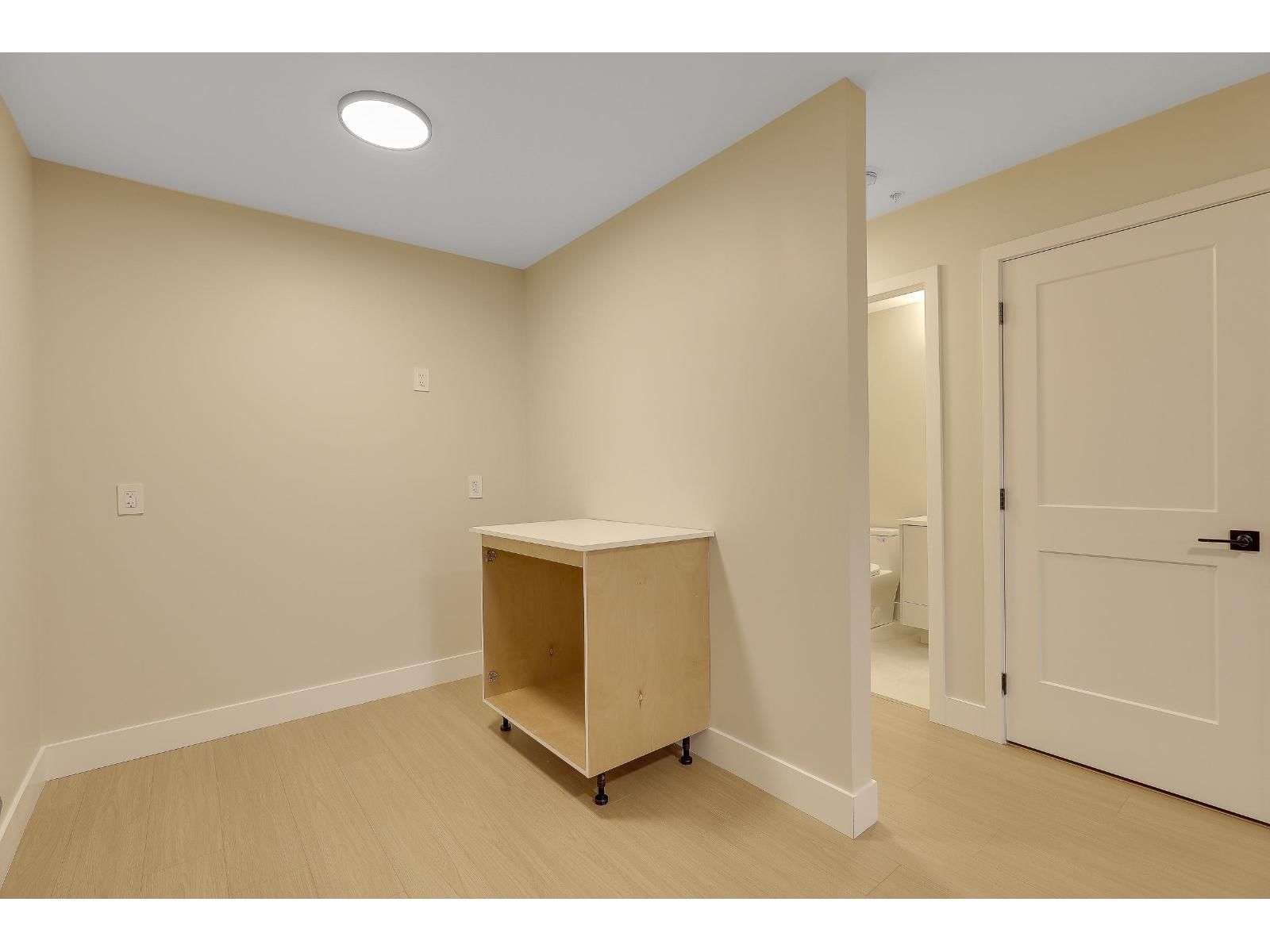 7756 196 STREET Image 28