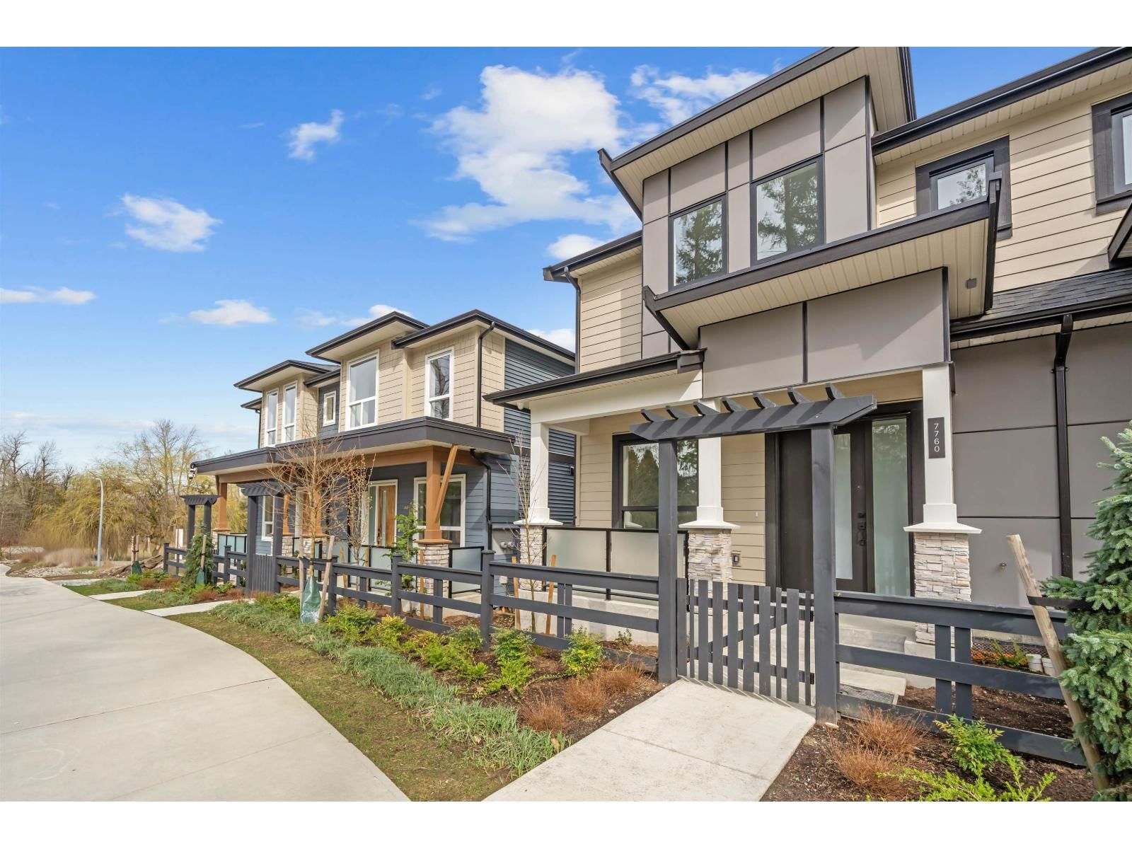 7756 196 STREET Image 3