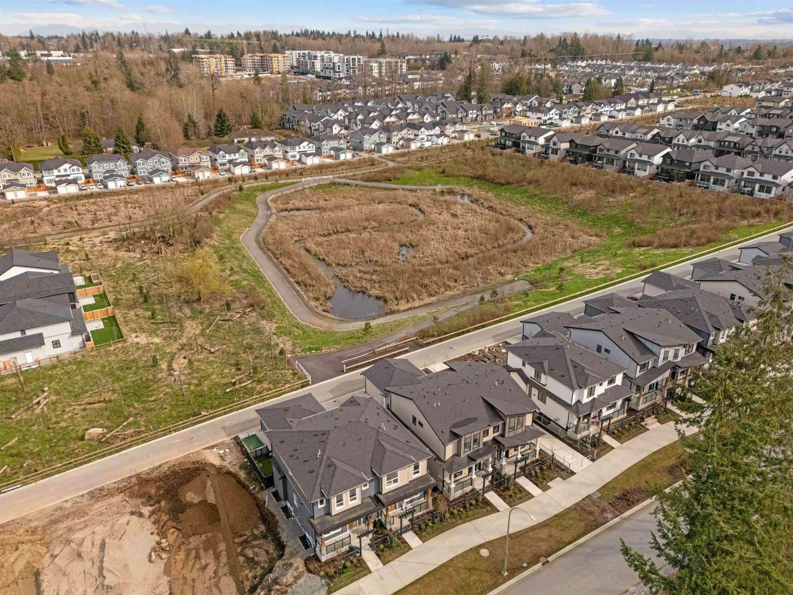 7756 196 STREET Image 32