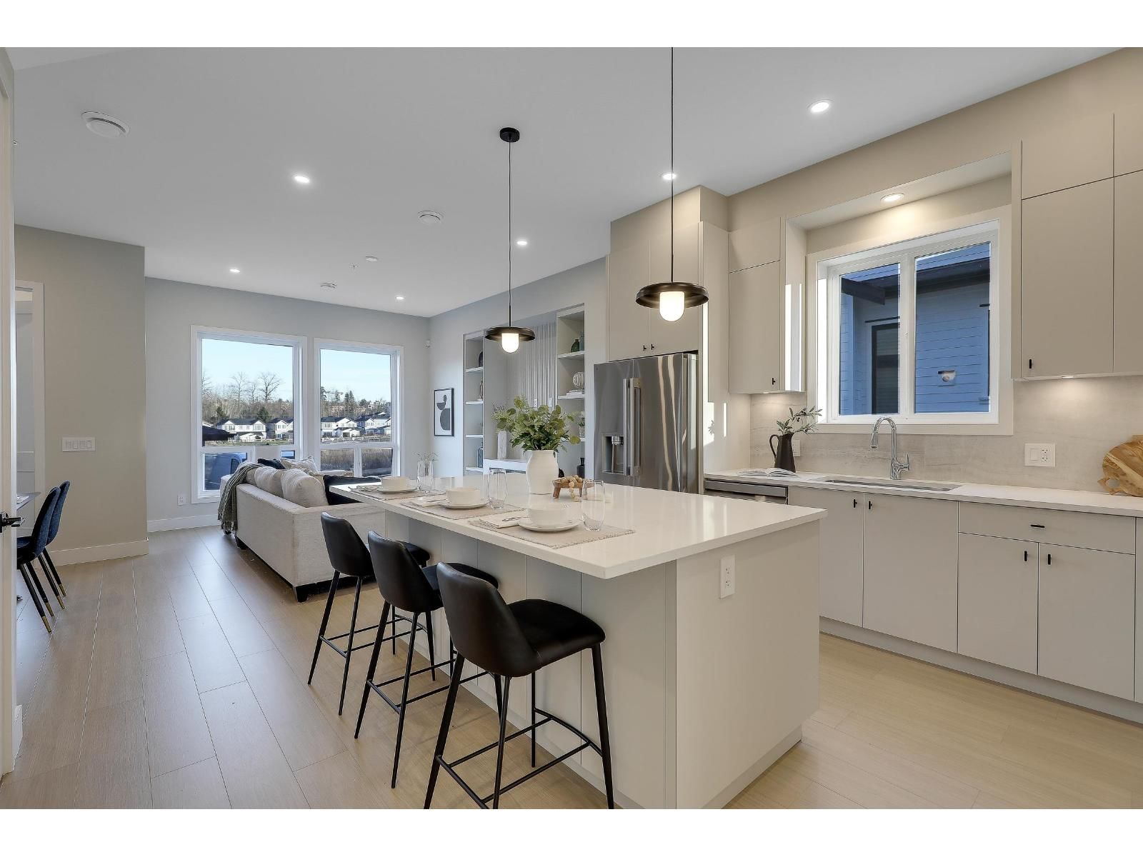 7756 196 STREET Image 6