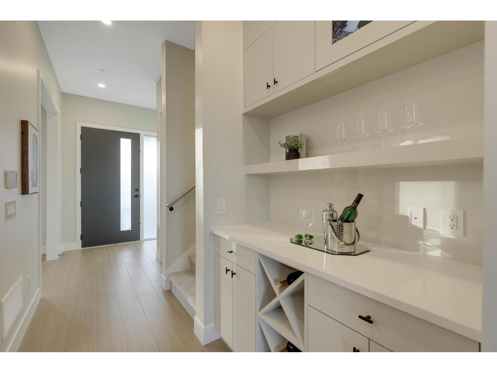 7756 196 STREET Image 9