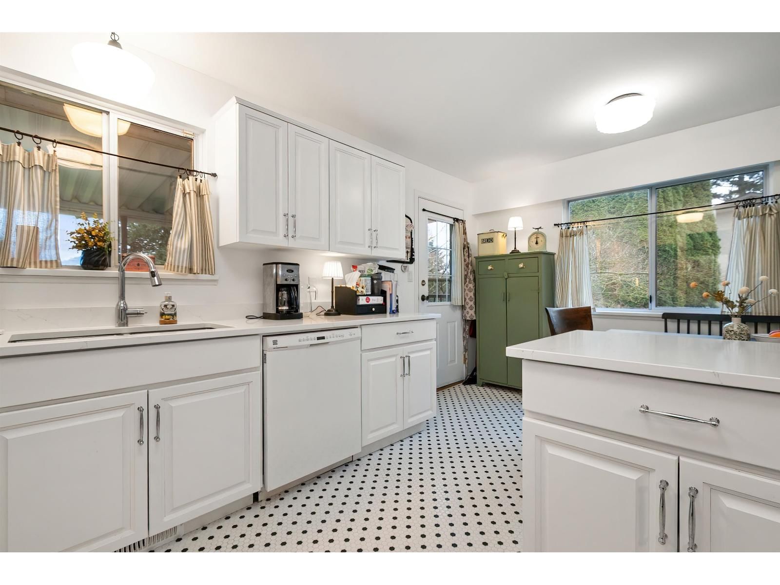 5896 CARTER ROAD Image 4