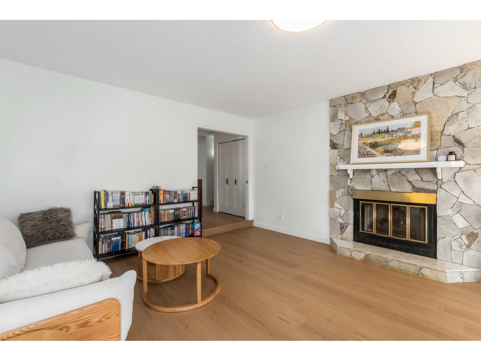 14082 20 AVENUE Image 11