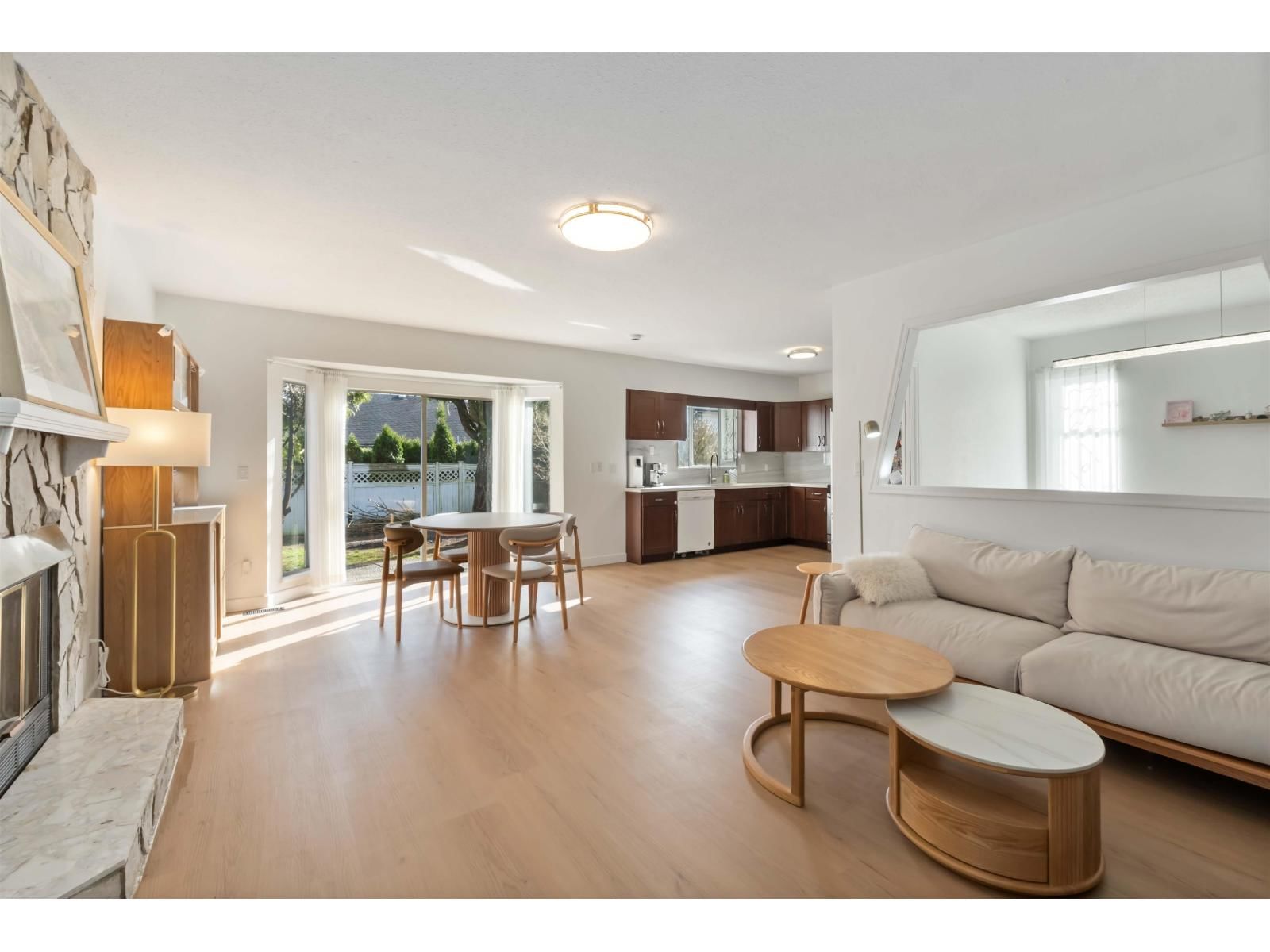 14082 20 AVENUE Image 12