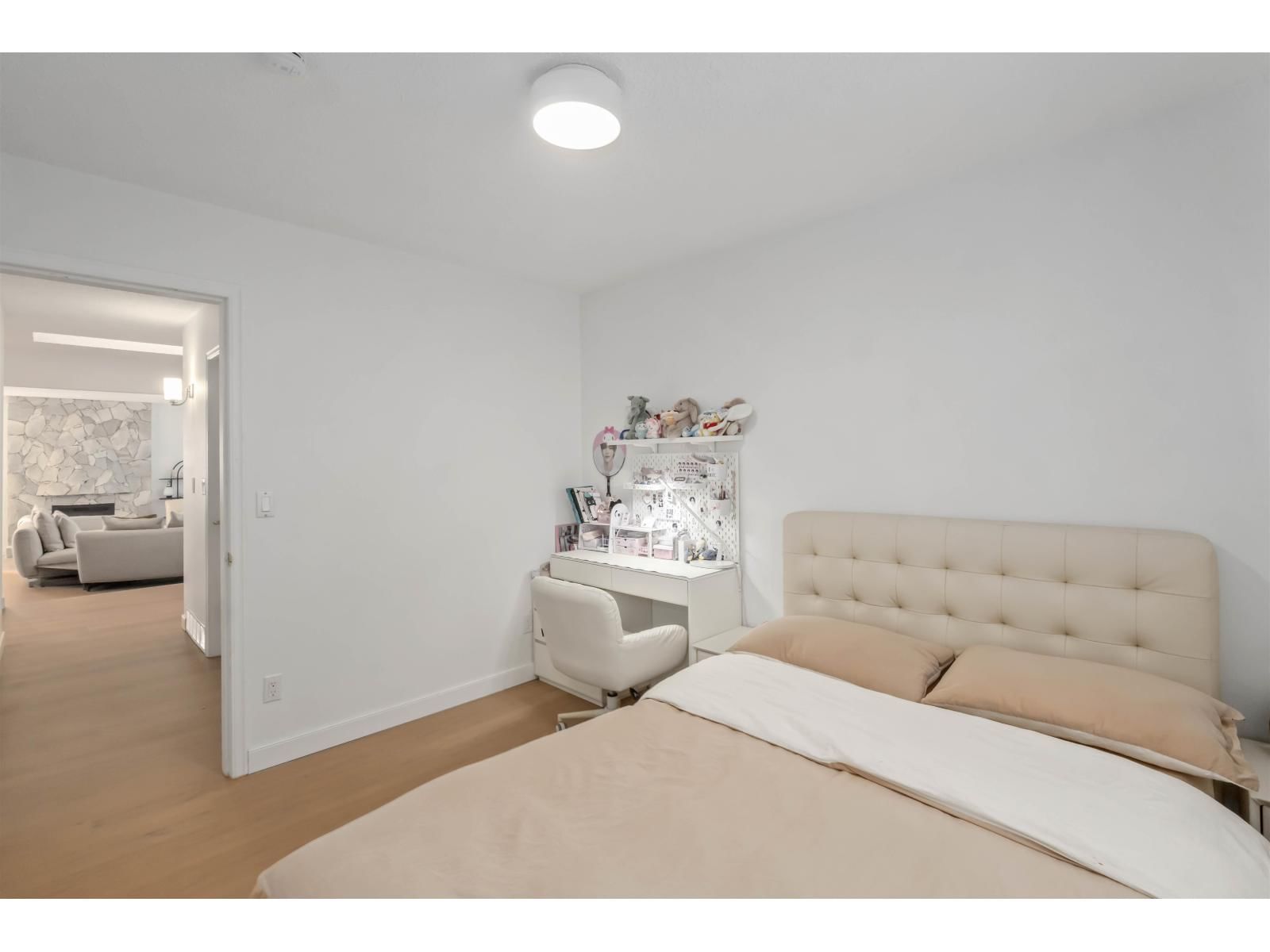 14082 20 AVENUE Image 22