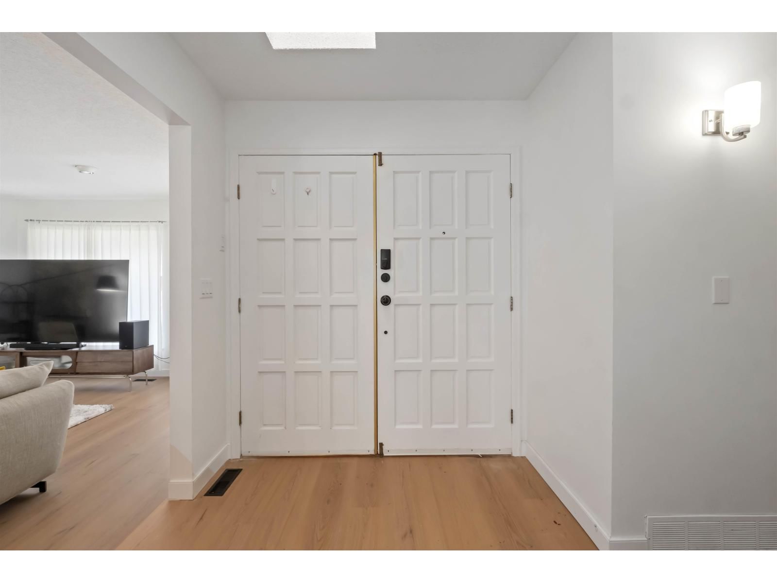 14082 20 AVENUE Image 4