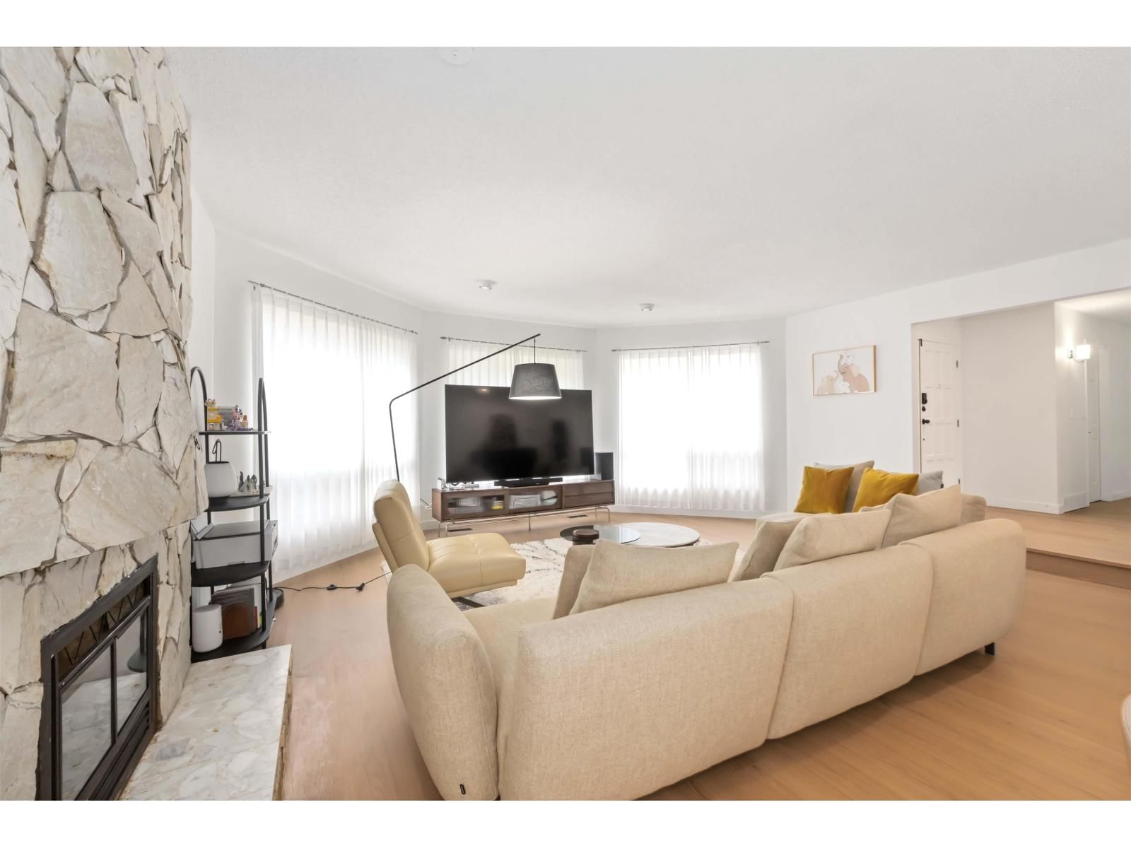 14082 20 AVENUE Image 5