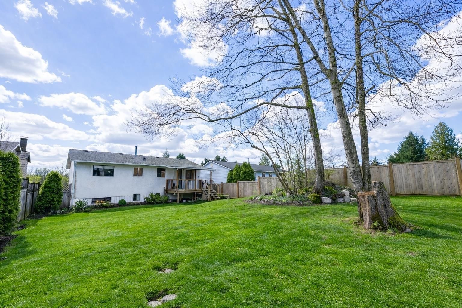 32763 BADGER AVENUE Image 11