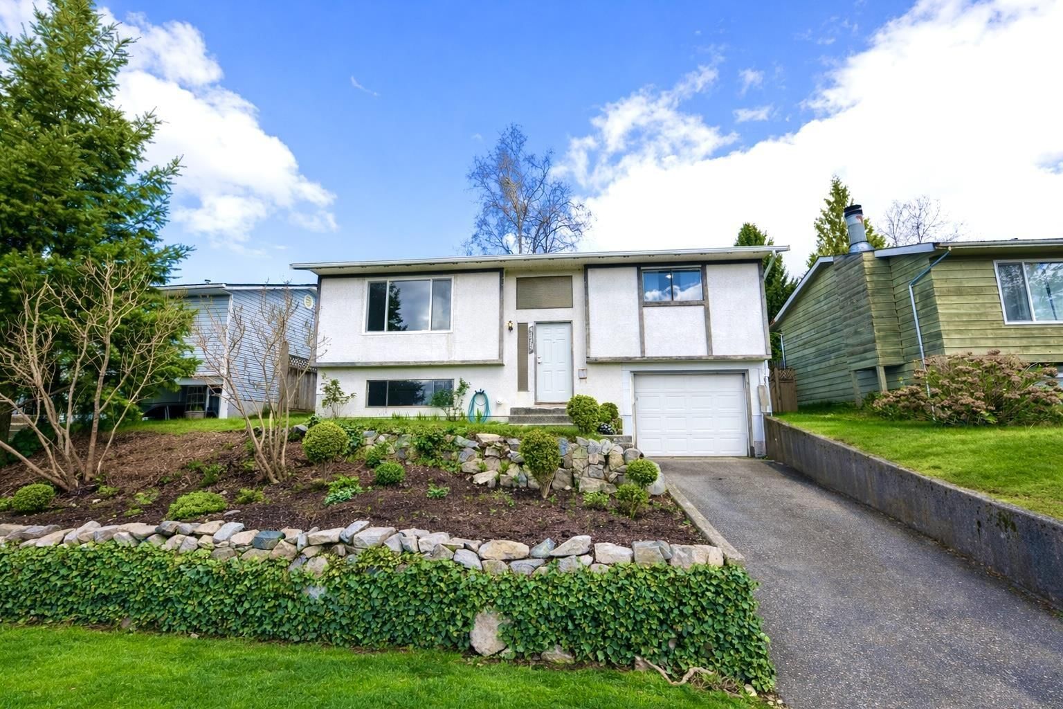 32763 BADGER AVENUE Image 2