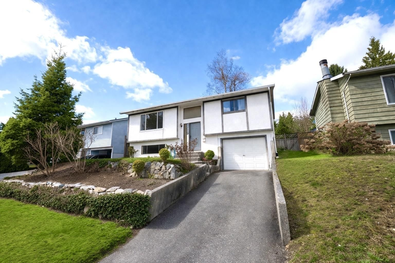 32763 BADGER AVENUE Image 8