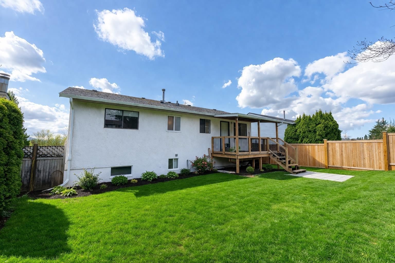 32763 BADGER AVENUE Image 9