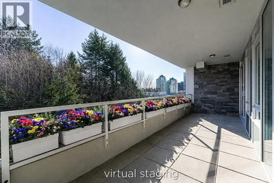 768 ARTHUR ERICKSON Place | West Vancouver British Columbia | Slide Image Thirteen