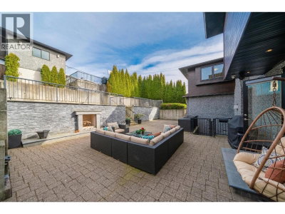 1068 HOLDOM Avenue | Burnaby British Columbia | Slide Image Thirty-six