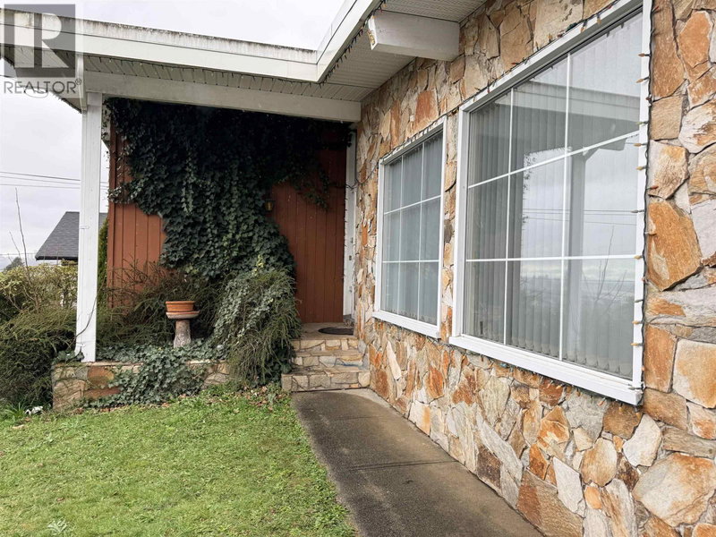 362 SEAFORTH Crescent, Coquitlam, V3K2M4 | Image 2