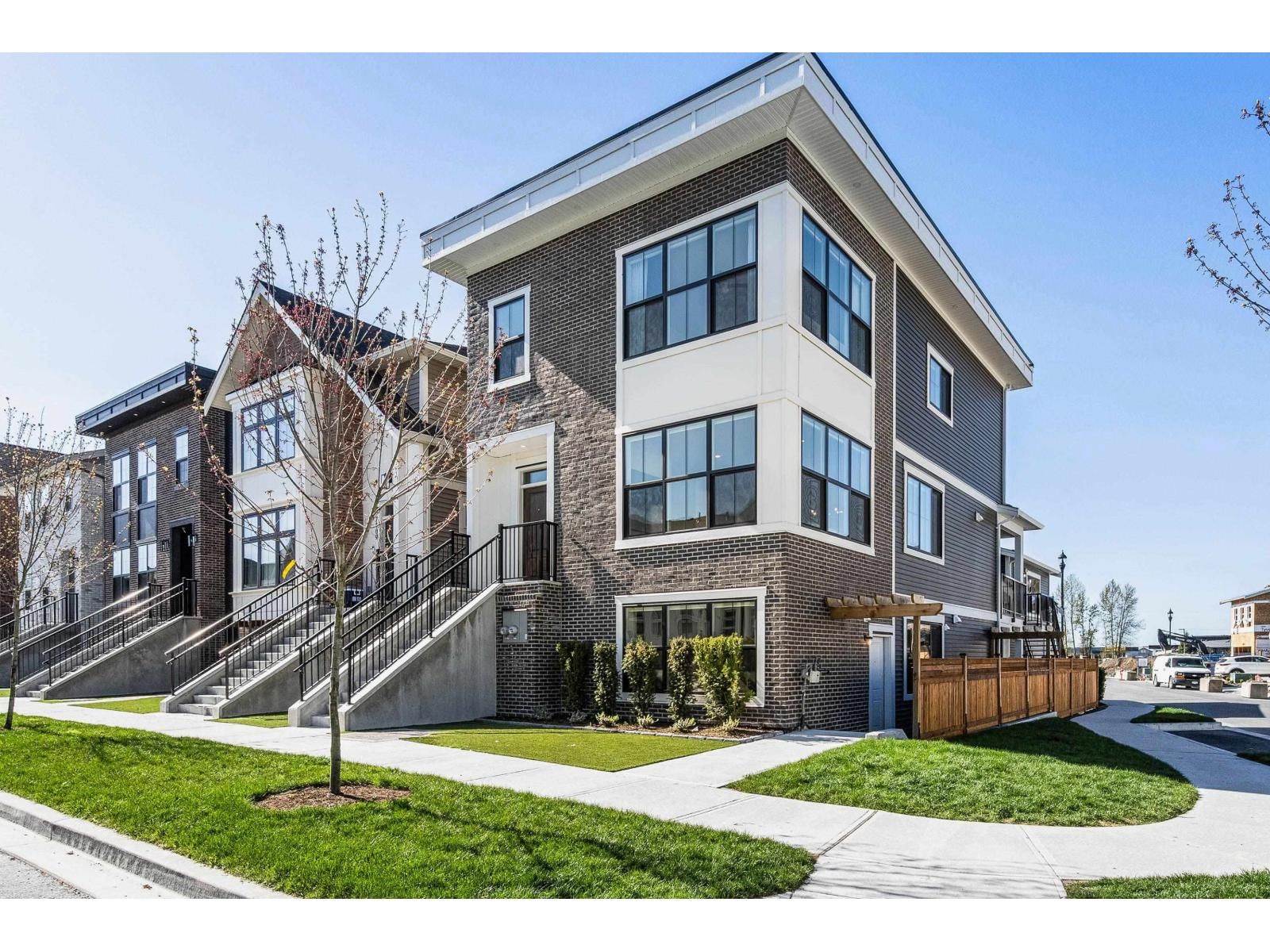 7103 COPPERWOOD Street, Chilliwack, British Columbia V2R 6M8