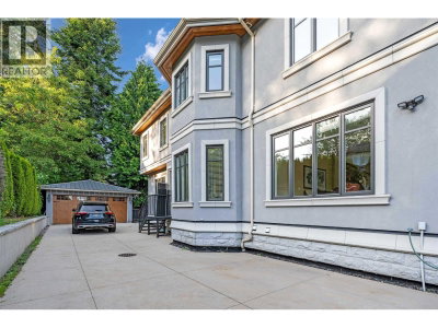 8233 GOVERNMENT Road | Burnaby British Columbia | Slide Image Thirty-eight