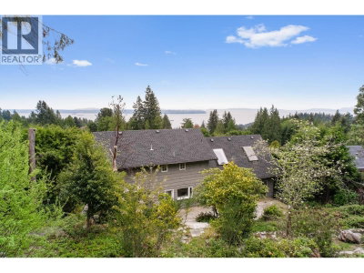 4607 WOODGREEN Drive | West Vancouver British Columbia | Slide Image One