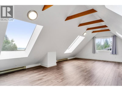 4607 WOODGREEN Drive | West Vancouver British Columbia | Slide Image Nine