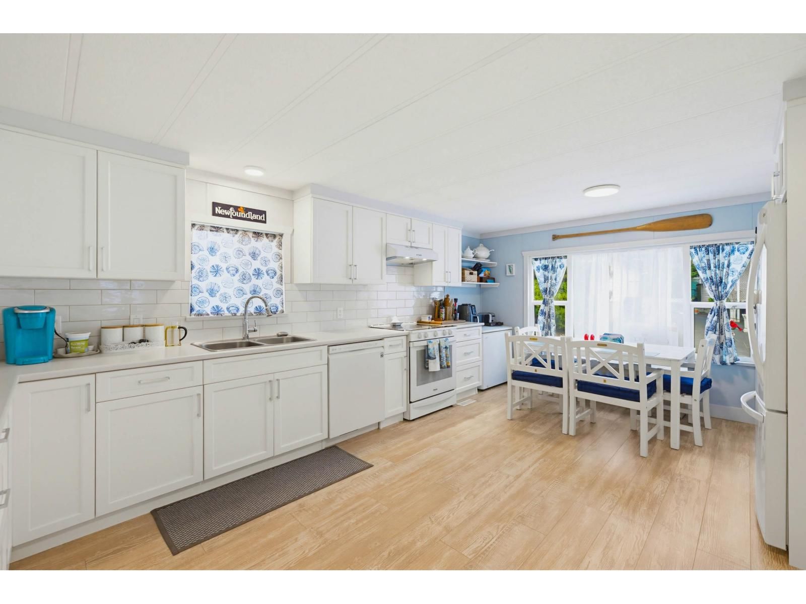 182 - 3665 244 STREET Image 11