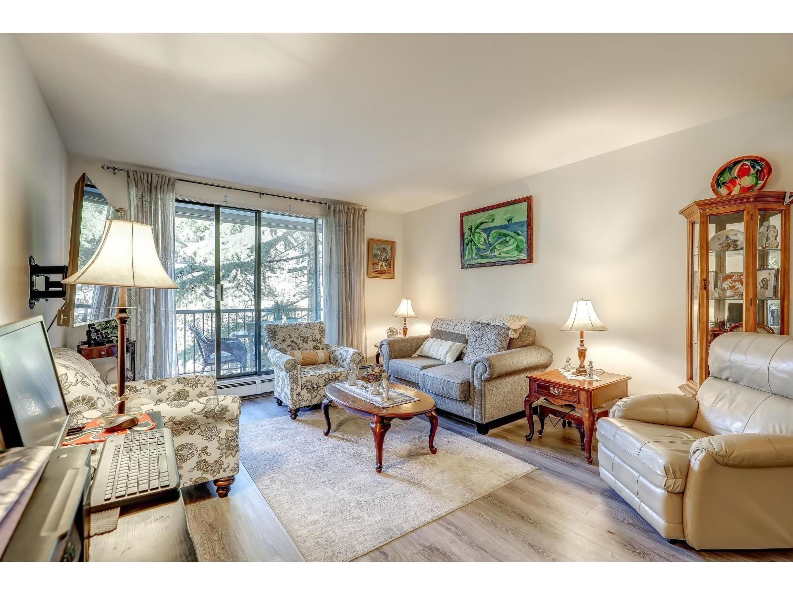 205 - 1740 SOUTHMERE CRESCENT Image 1