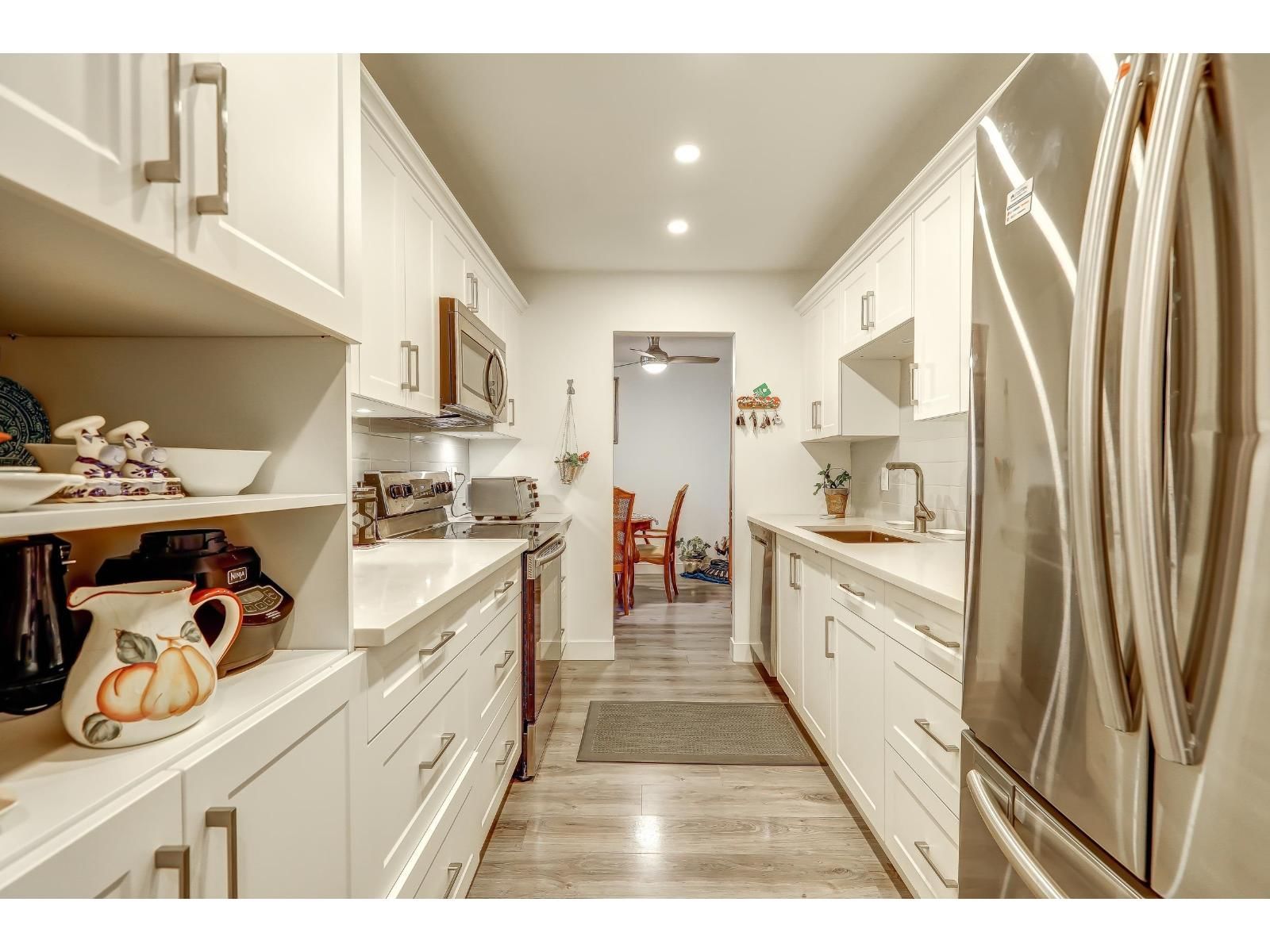 205 - 1740 SOUTHMERE CRESCENT Image 12