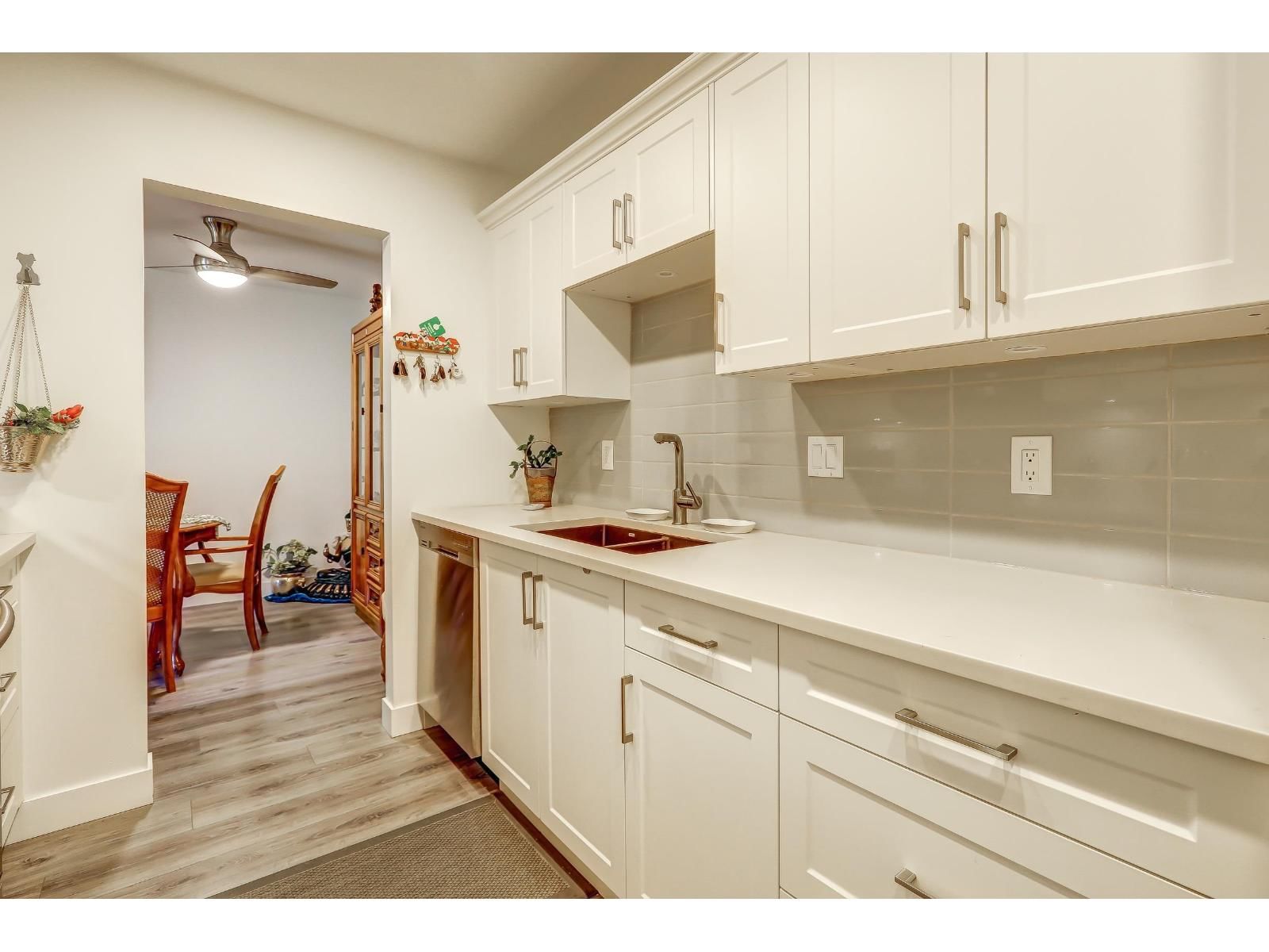 205 - 1740 SOUTHMERE CRESCENT Image 13