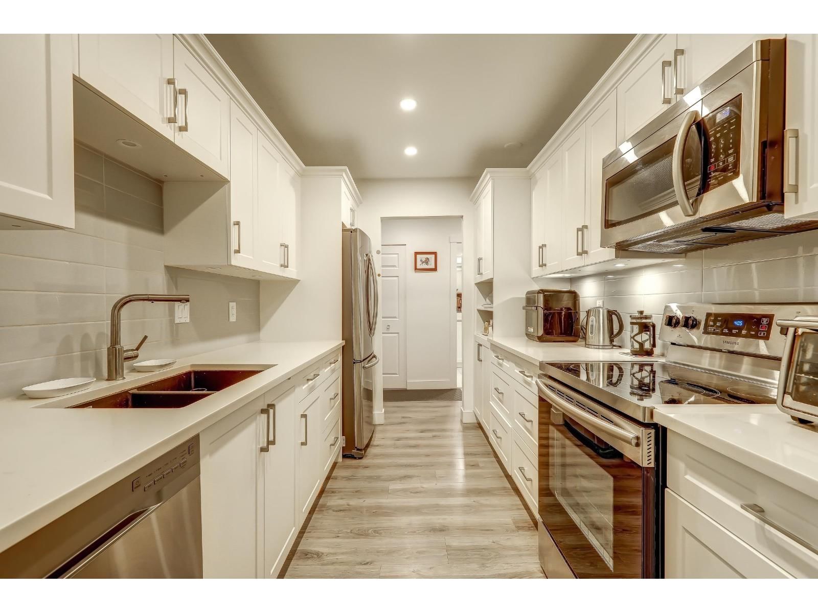 205 - 1740 SOUTHMERE CRESCENT Image 14