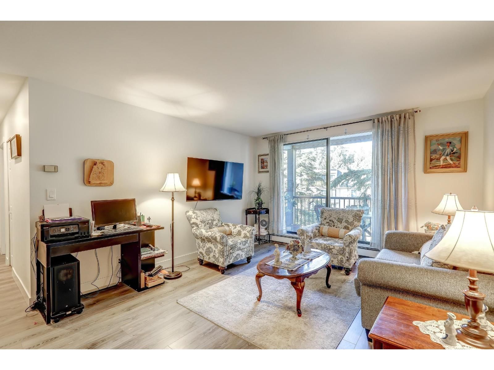 205 - 1740 SOUTHMERE CRESCENT Image 3