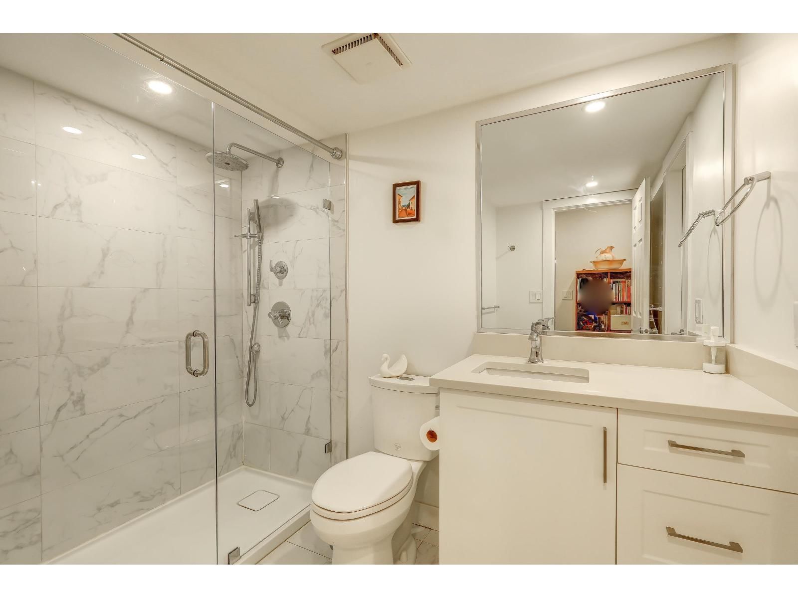 205 - 1740 SOUTHMERE CRESCENT Image 7