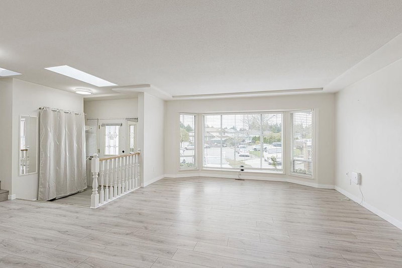 13285 98 Avenue, Surrey, V3T5N1 | Image 3