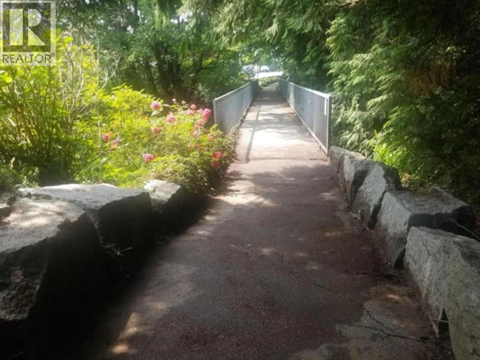 503 - 1785 ESQUIMALT AVENUE Image 10