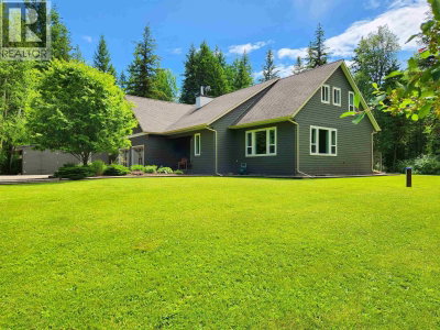4762 CAROLYN Road | Quesnel British Columbia | Slide Image Three