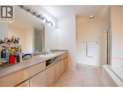 1645 PINETREE Way | Coquitlam British Columbia | Slide Image Seventeen