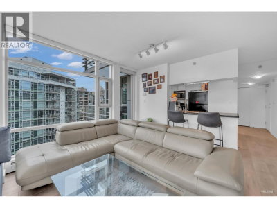 1199 MARINASIDE Crescent | Vancouver British Columbia | Slide Image Five