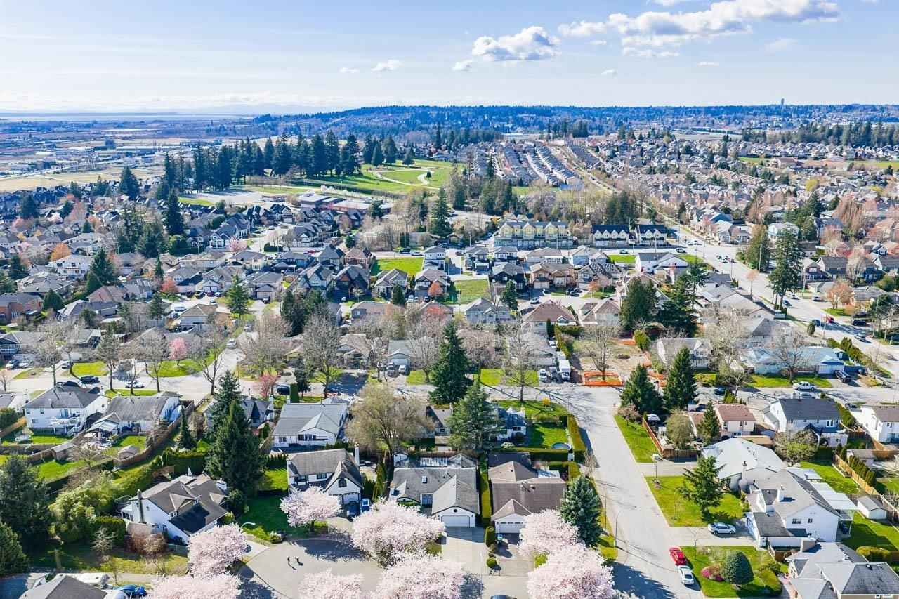 5935 169A STREET Image 39