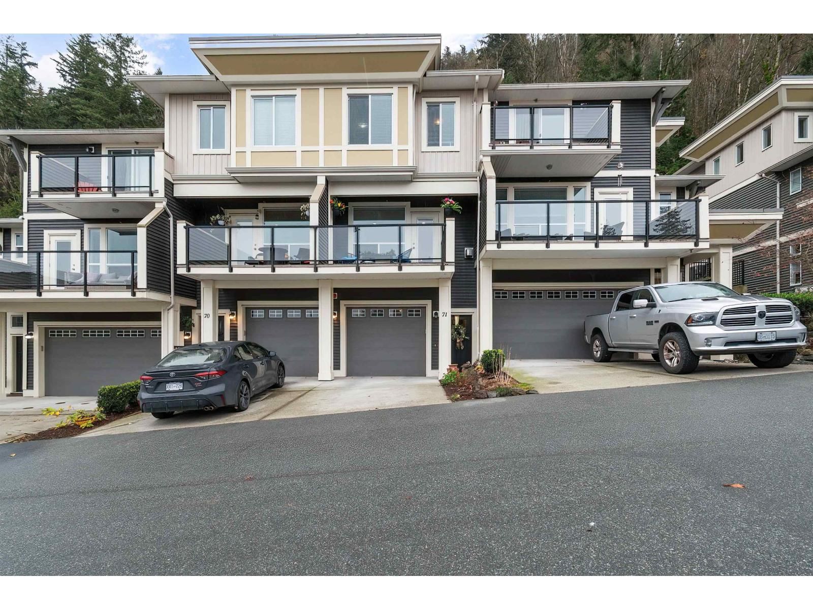 71 - 6026 LINDEMAN STREET Image 1