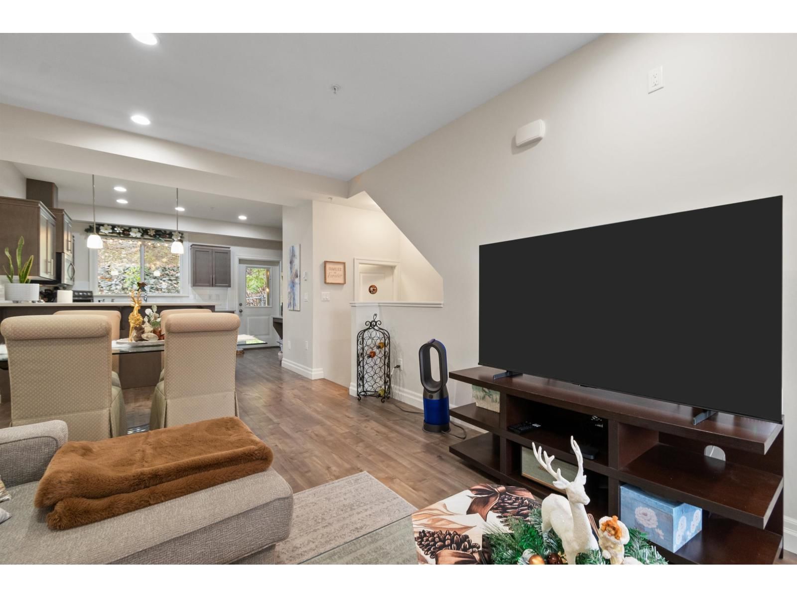 71 - 6026 LINDEMAN STREET Image 6