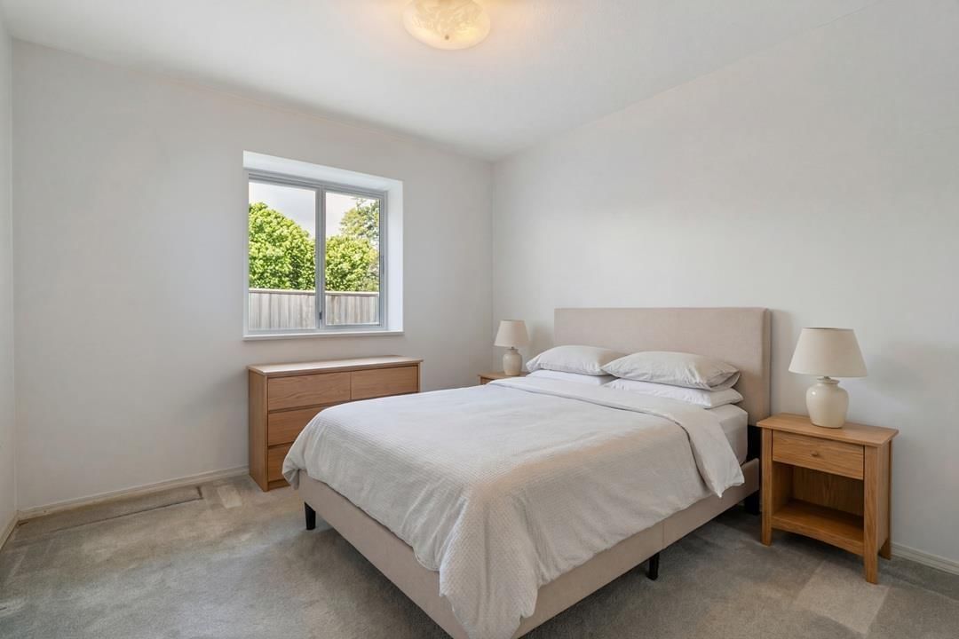 1143 163B STREET Image 11