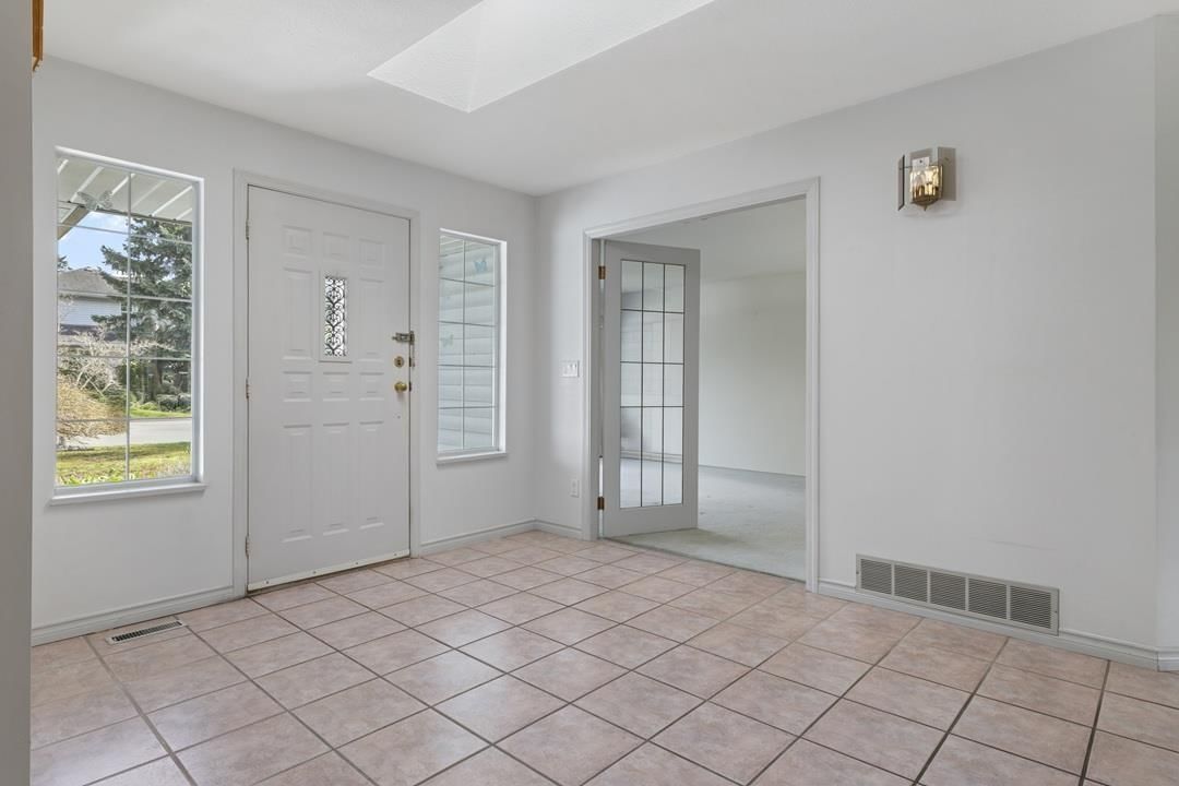 1143 163B STREET Image 13