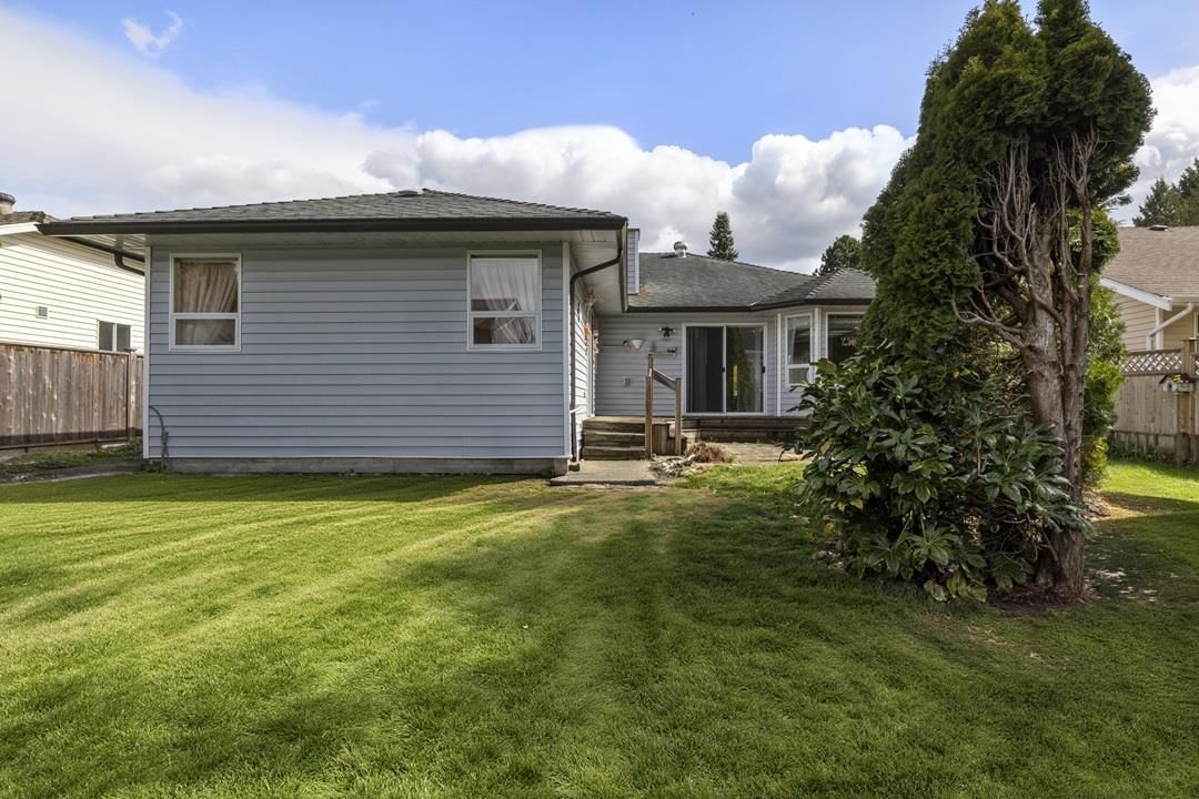 1143 163B STREET Image 14