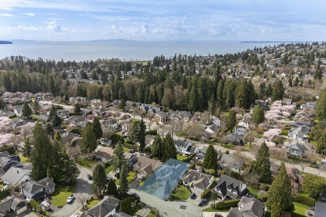 1143 163B STREET Image 15