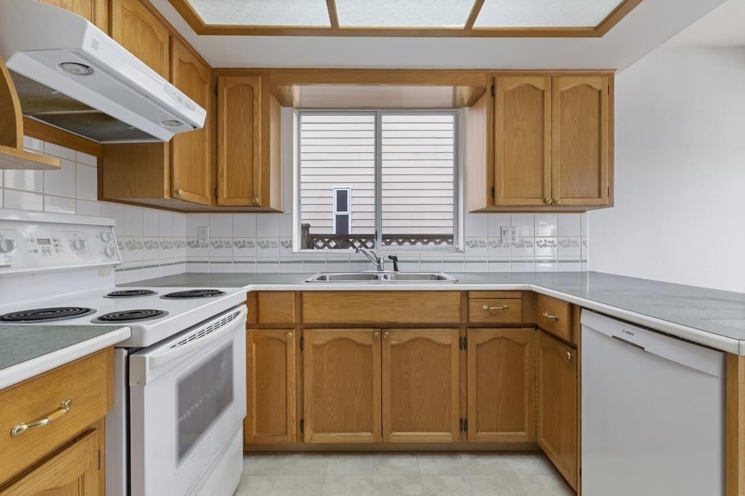 1143 163B STREET Image 5