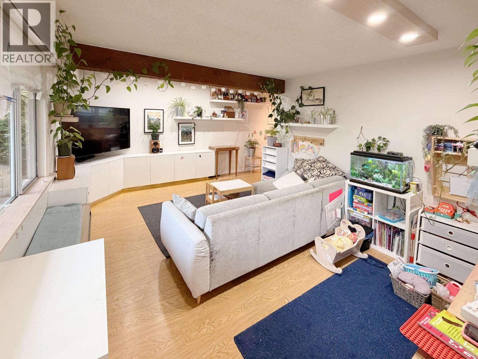 760 COVINA COURT Image 15