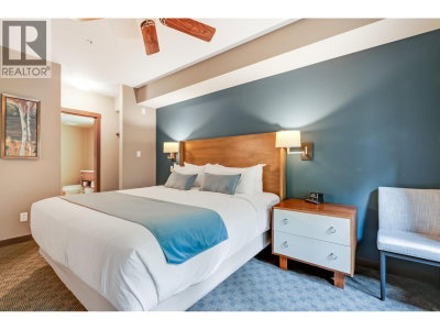 2020 LONDON Lane | Whistler British Columbia | Slide Image Fifteen