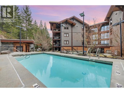 2020 LONDON Lane | Whistler British Columbia | Slide Image Twenty-five