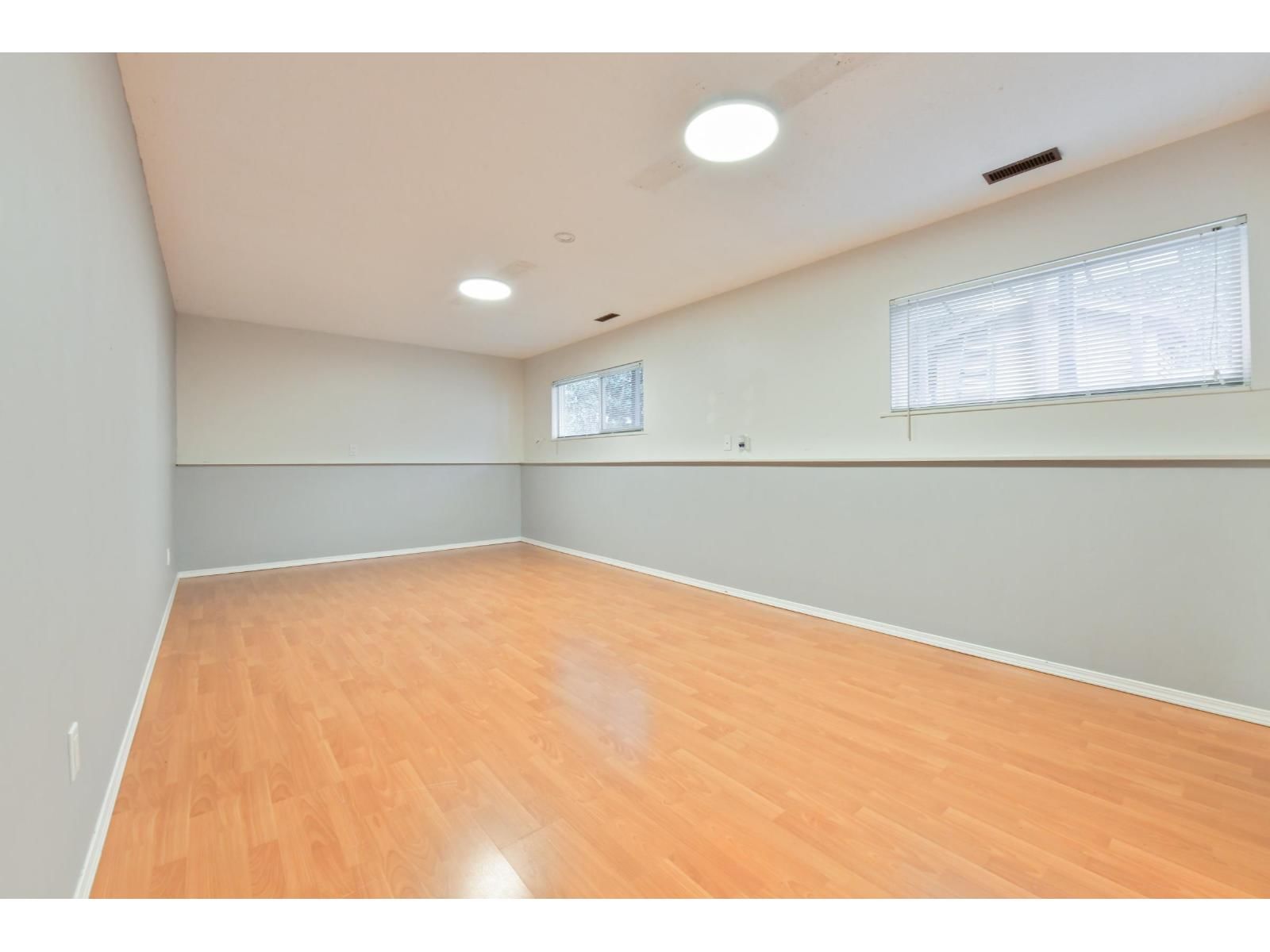 34560 HURST CRESCENT Image 21