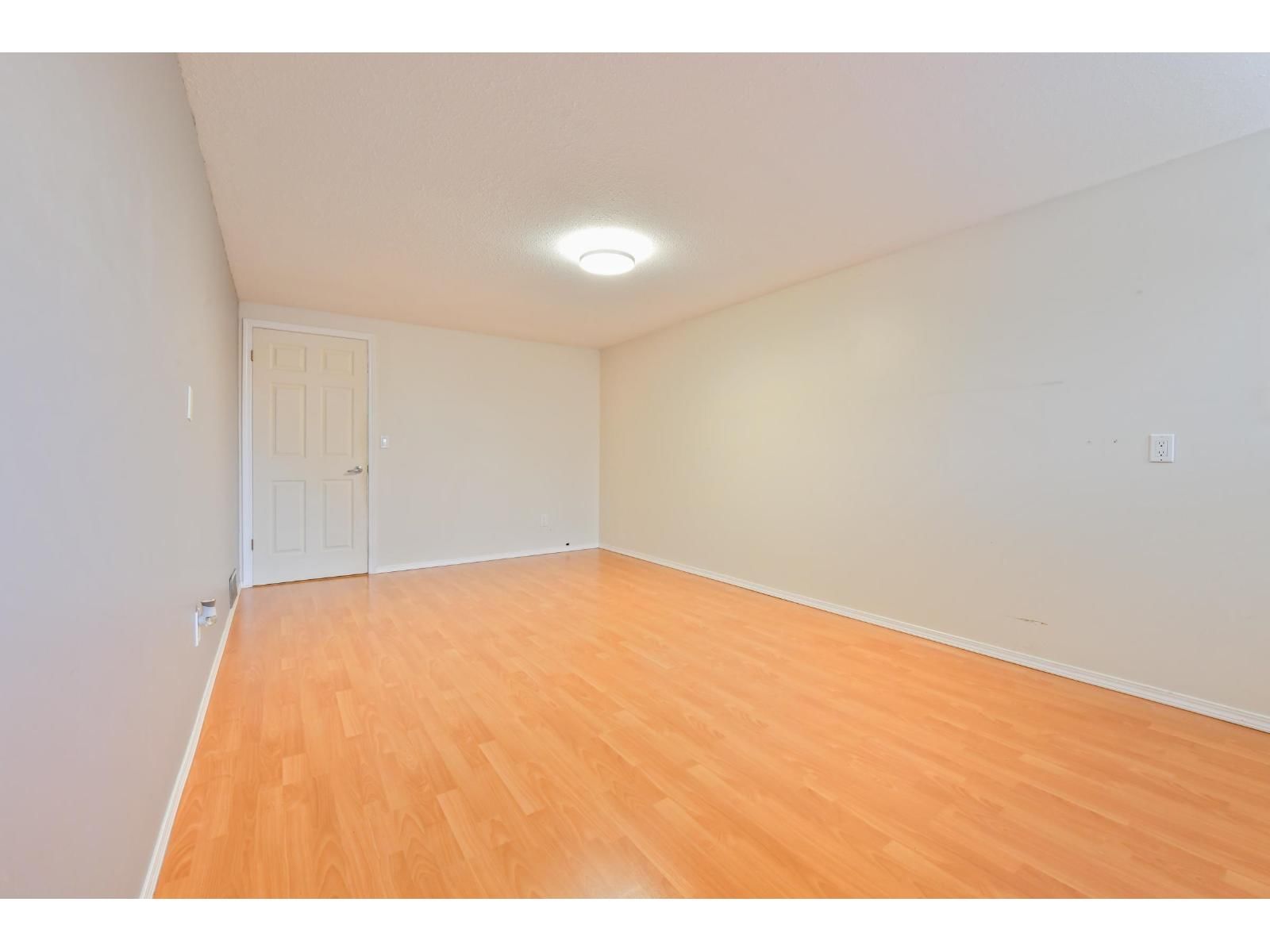 34560 HURST CRESCENT Image 27